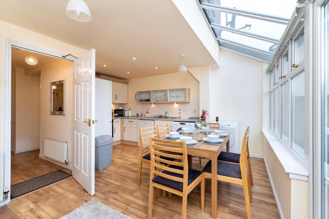 4 Bedroom Townhouse In Stirling Kültér fotó