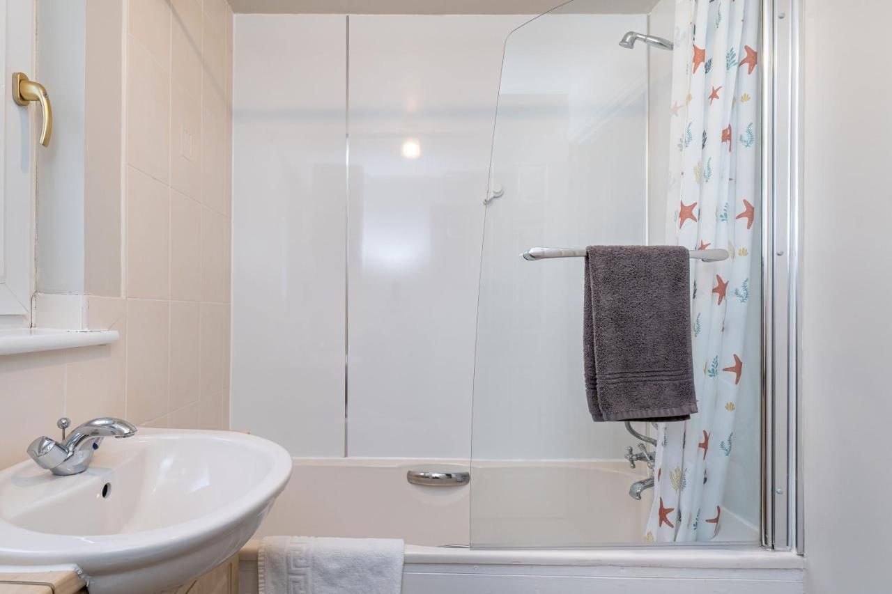 4 Bedroom Townhouse In Stirling Kültér fotó